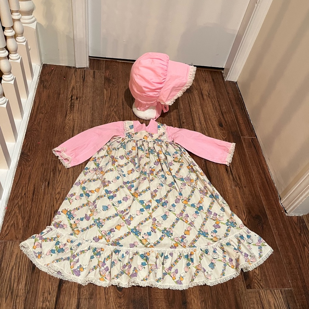 Vintage Mini World Provo, Utah. Holly Hobbie type print young girls with bonnets